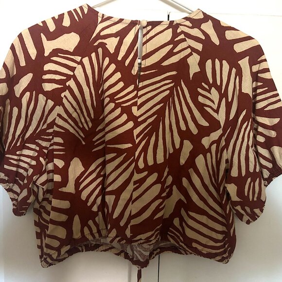 Banana Republic Factory linen blend leaf print cropped blouse - Picture 2 of 4
